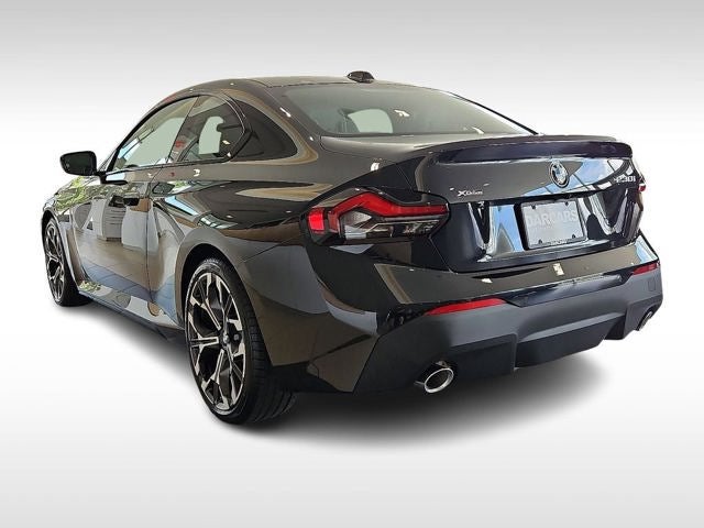 2025 BMW 2 Series 230i xDrive w/Premium Package