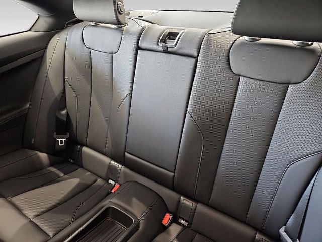 2025 BMW 2 Series 230i xDrive w/Premium Package