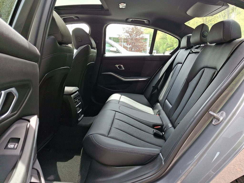 2025 BMW 3 Series 330i xDrive