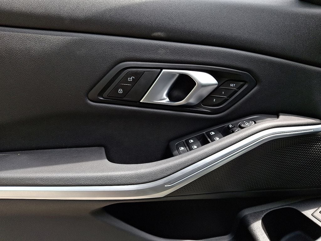 2025 BMW 3 Series 330i xDrive