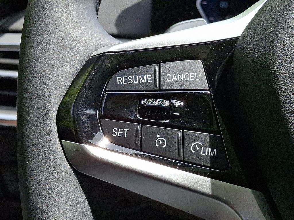 2025 BMW 3 Series 330i xDrive