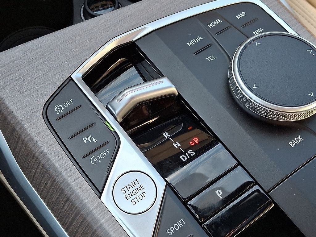 2025 BMW 3 Series 330i xDrive w/Premium Package