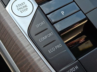 2025 BMW 3 Series 330i xDrive w/Premium Package