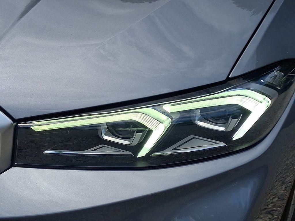2023 BMW 3 Series 330i xDrive w/ Driving Assistance Package