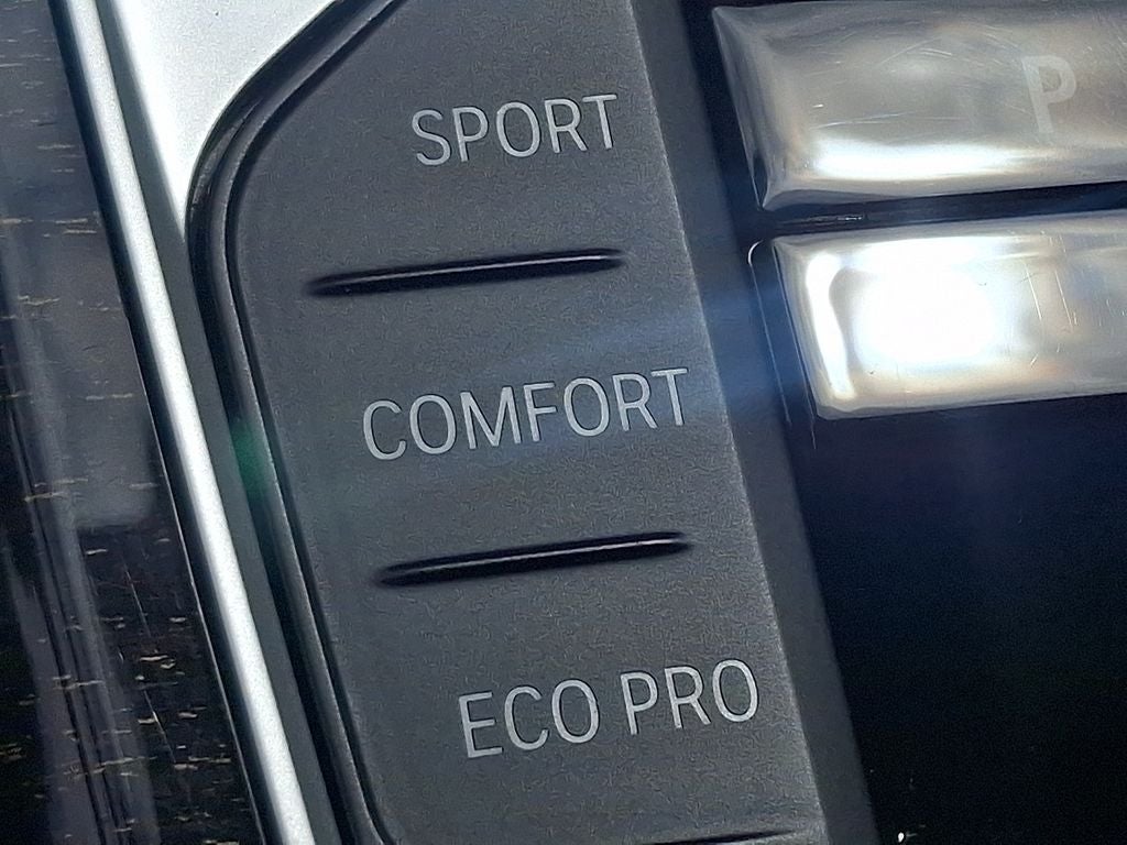 2023 BMW 3 Series 330i xDrive w/ Driving Assistance Package
