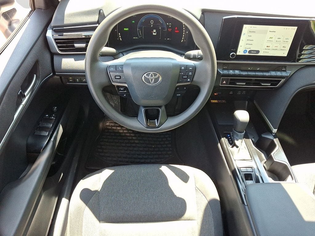2025 Toyota Camry LE w/Apple CarPlay