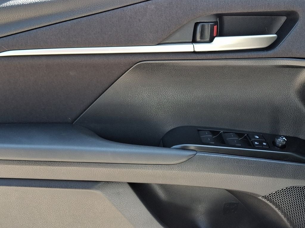 2025 Toyota Camry LE w/Apple CarPlay