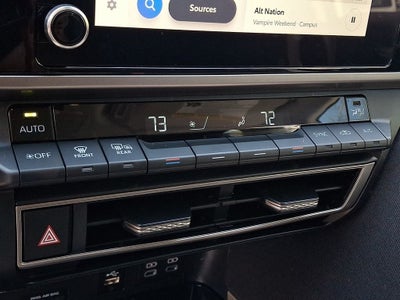 2025 Toyota Camry LE w/Apple CarPlay