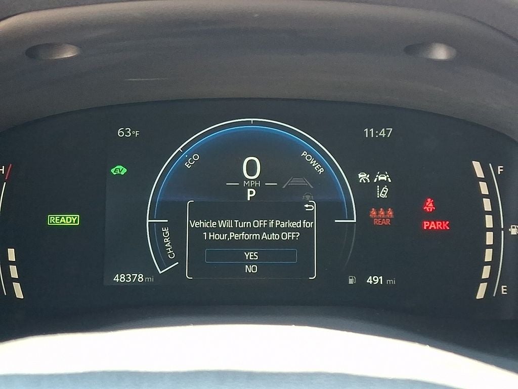 2025 Toyota Camry LE w/Apple CarPlay