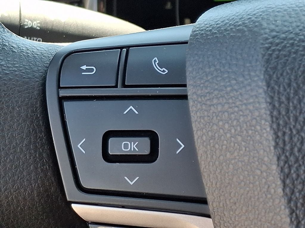 2025 Toyota Camry LE w/Apple CarPlay