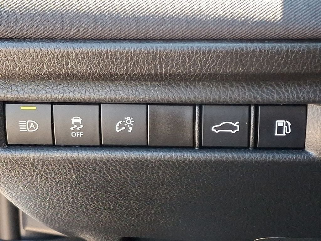 2025 Toyota Camry LE w/Apple CarPlay