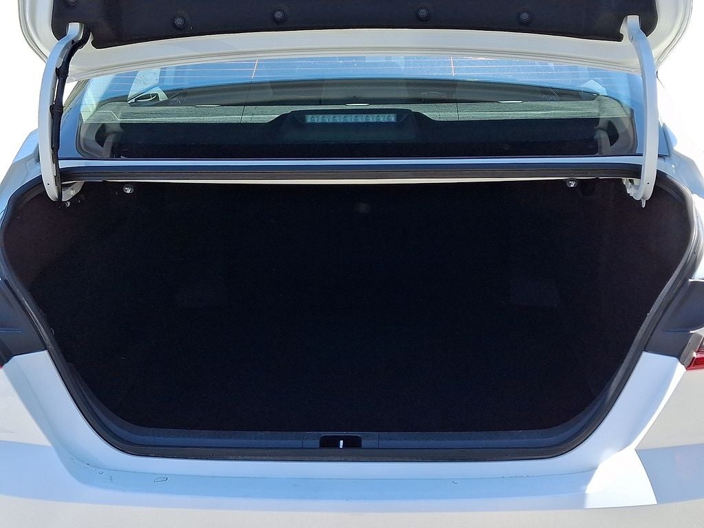 2025 Toyota Camry LE w/Apple CarPlay