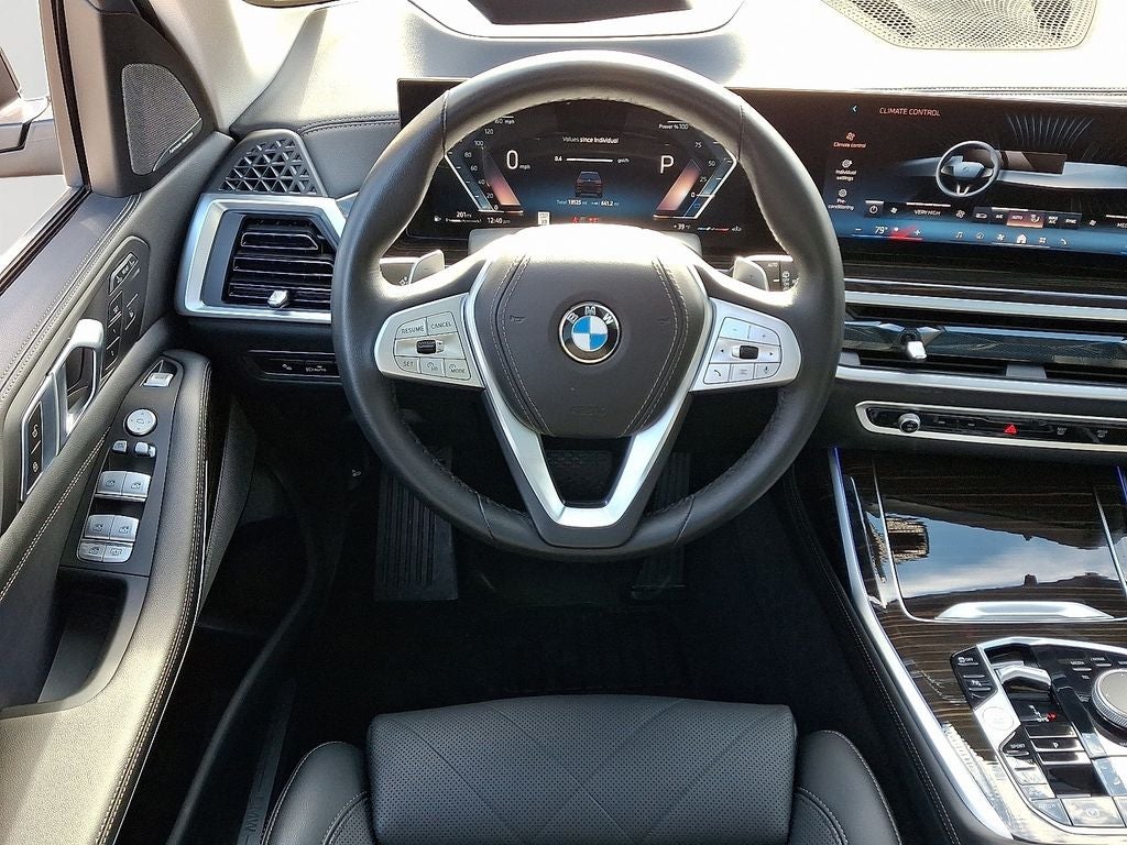 2025 BMW X7 xDrive40i