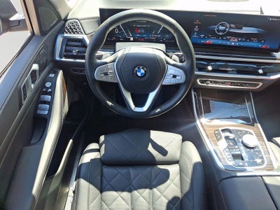 2025 BMW X7 xDrive40i