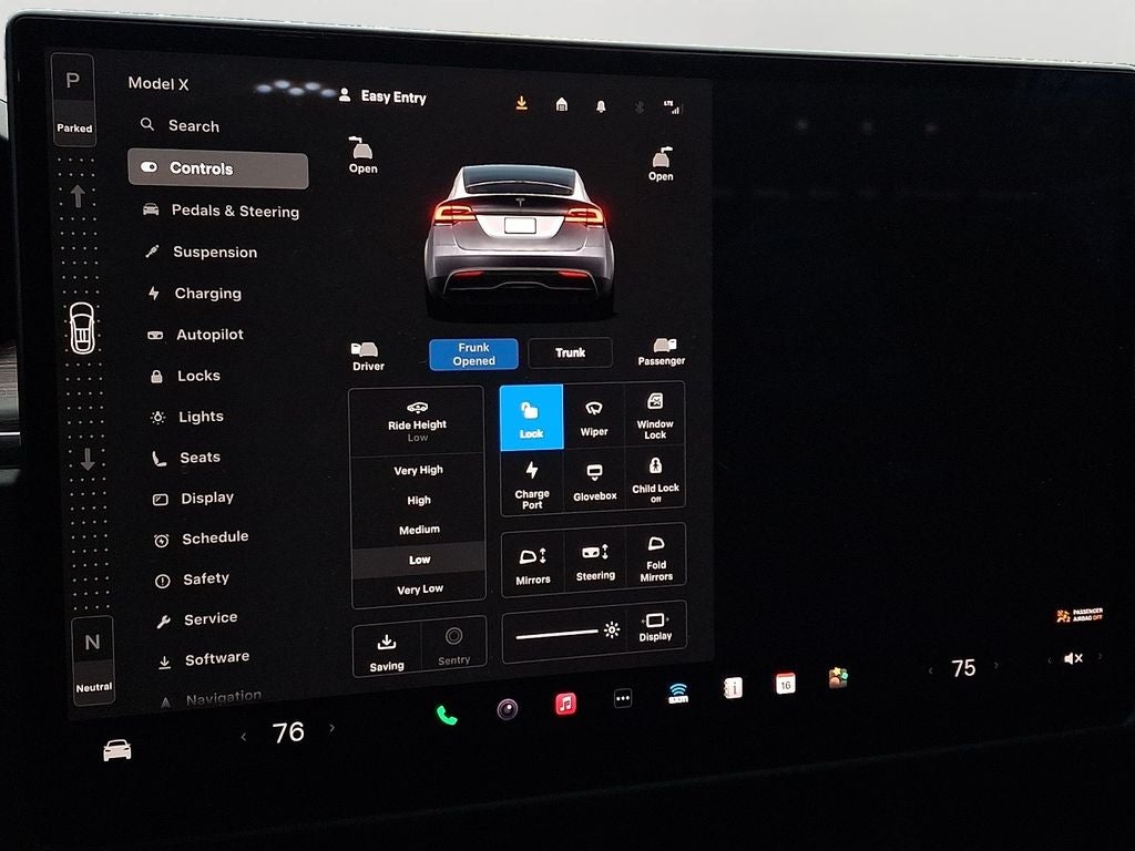 2024 Tesla Model X Base w/Navigation