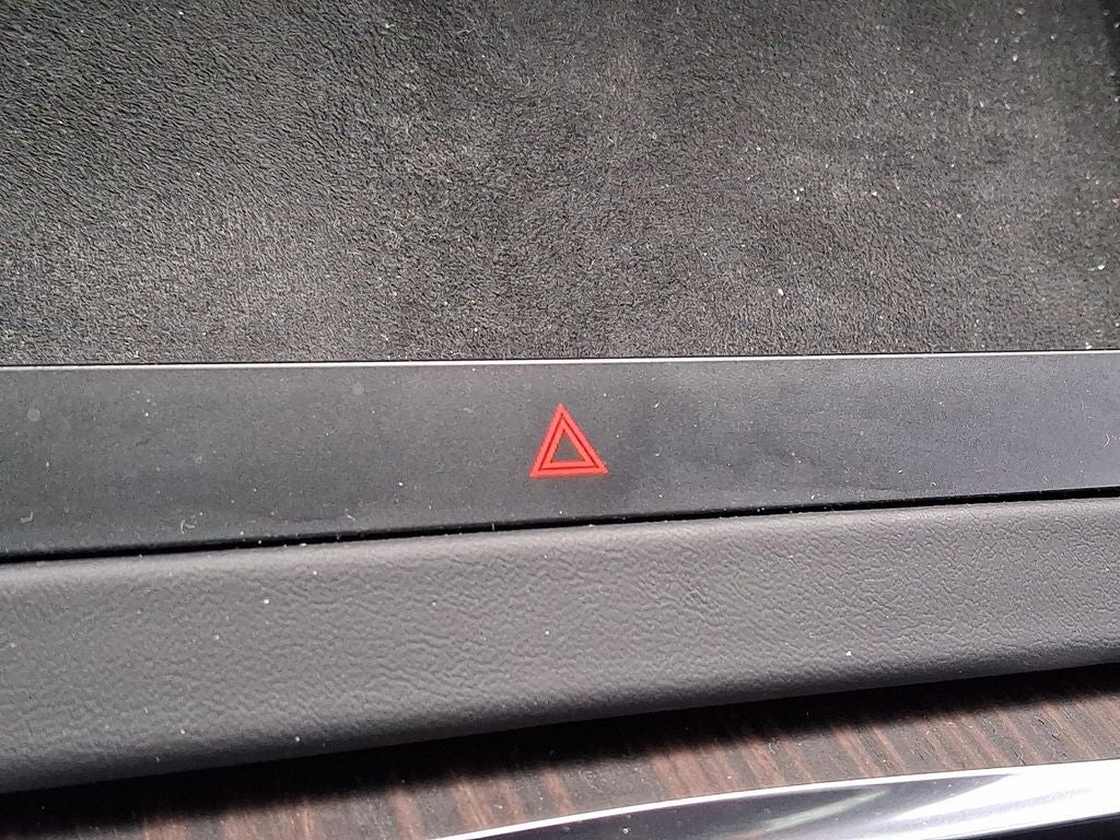 2024 Tesla Model X Base w/Navigation