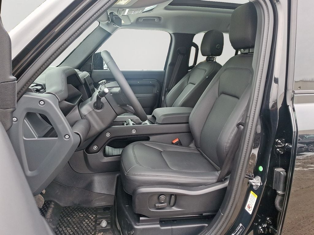 2025 Land Rover Defender 110 S