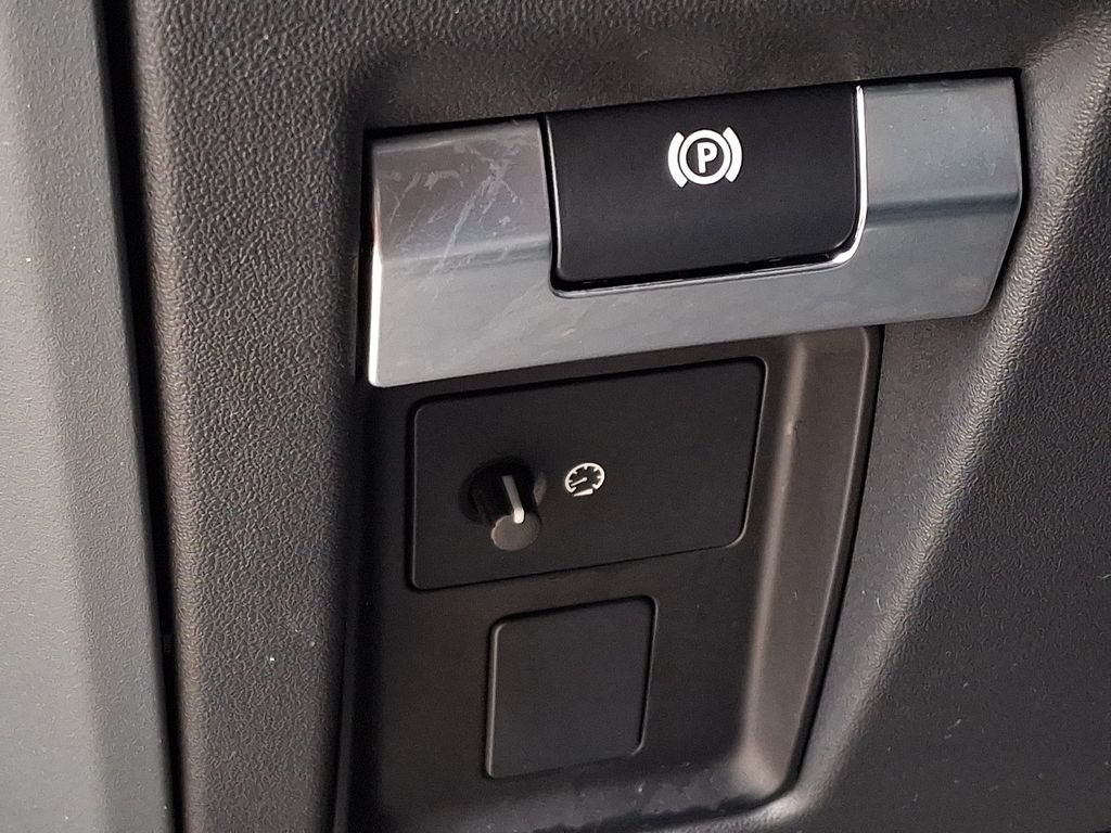 2025 Land Rover Defender 110 S