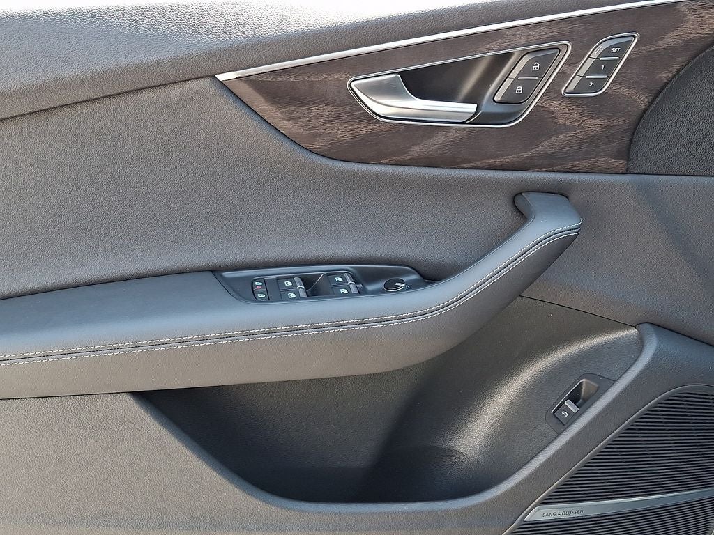 2023 Audi Q8 55 Premium Plus quattro