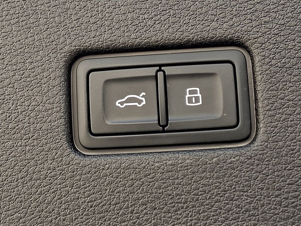 2023 Audi Q8 55 Premium Plus quattro