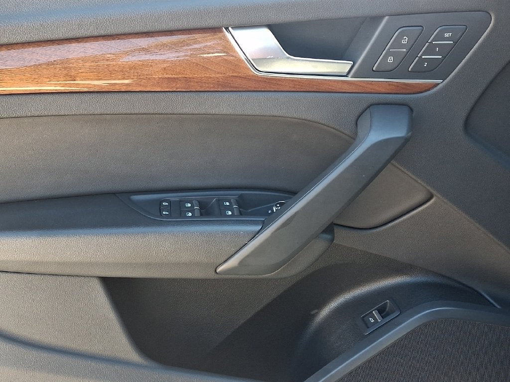 2023 Audi Q5 45 S line Premium quattro