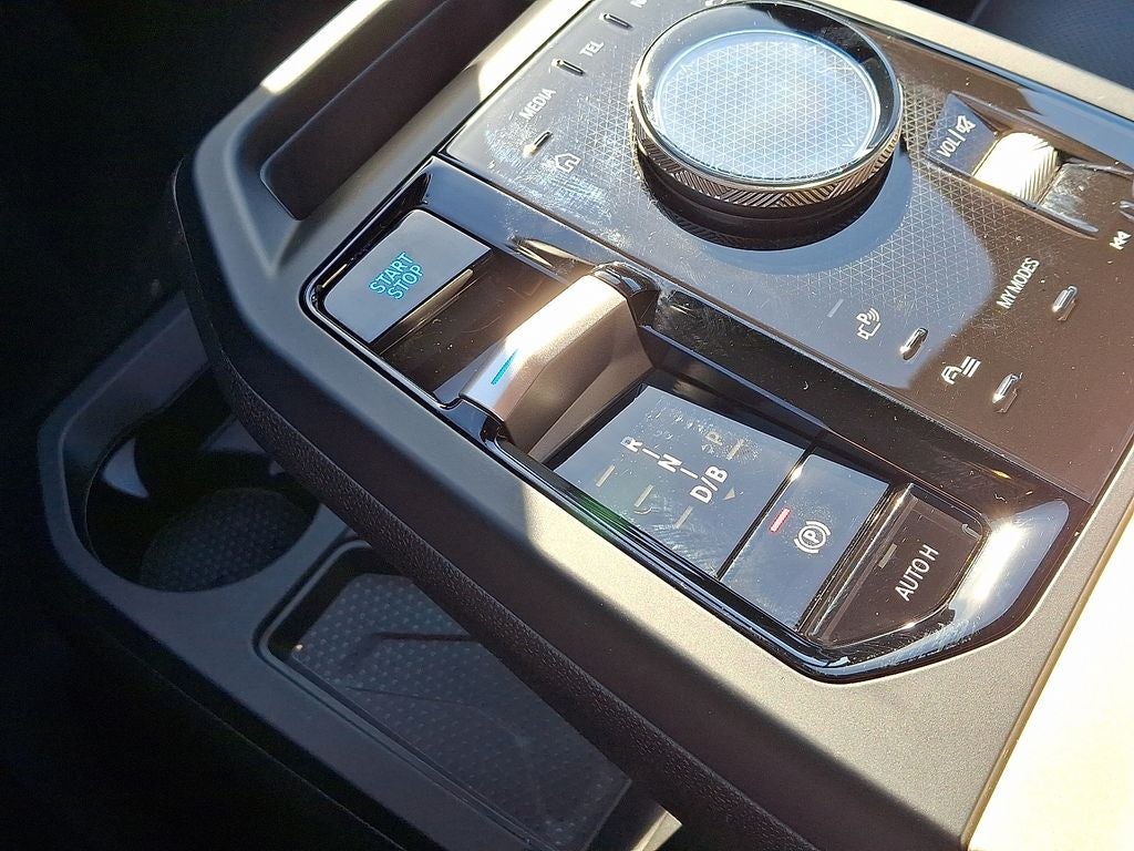 2025 BMW iX xDrive50