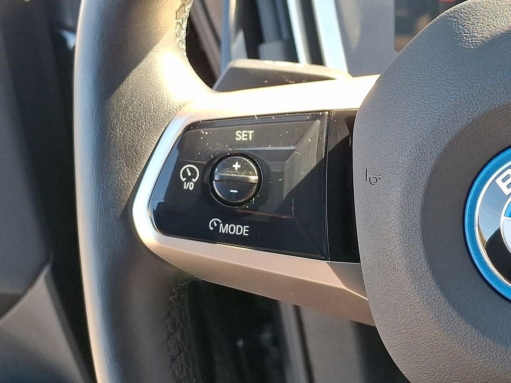 2025 BMW iX xDrive50