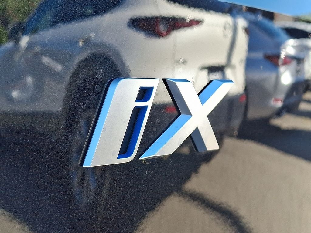 2025 BMW iX xDrive50