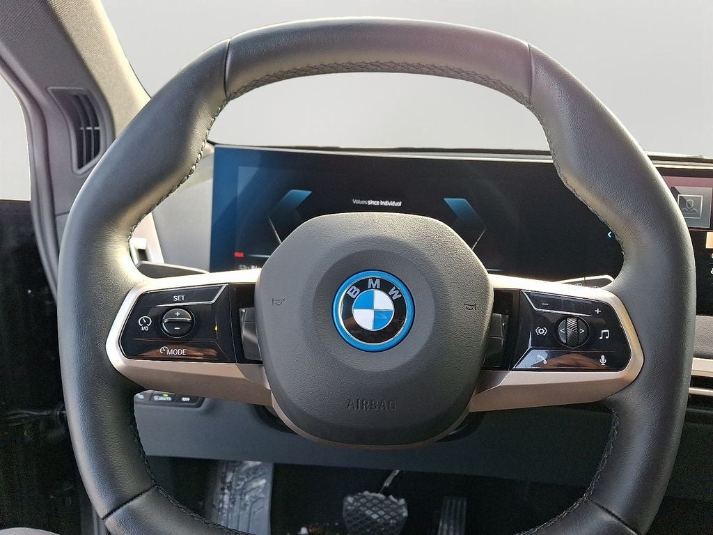 2025 BMW iX xDrive50