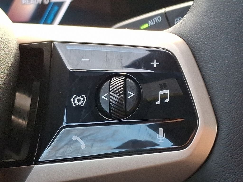 2025 BMW iX xDrive50