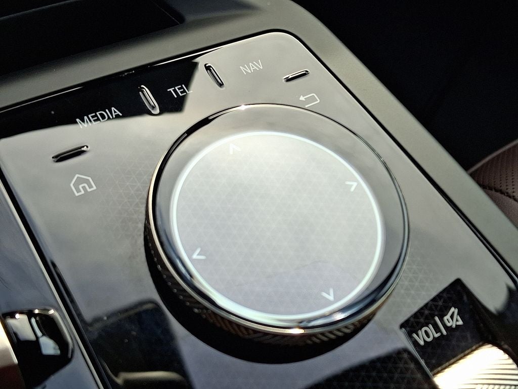 2025 BMW iX xDrive50