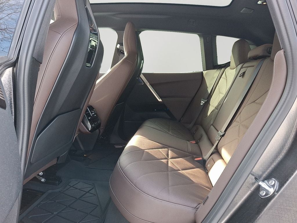 2025 BMW iX xDrive50