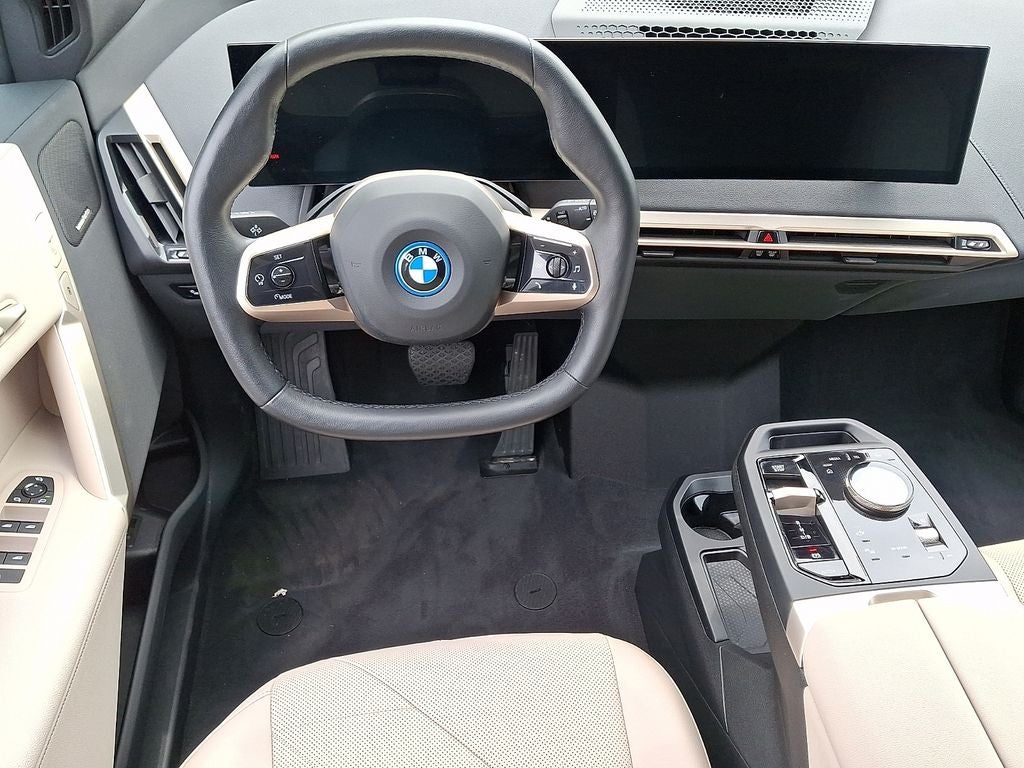 2024 BMW iX xDrive50 w/Sport Package