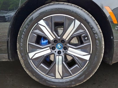 2024 BMW iX xDrive50 w/Sport Package