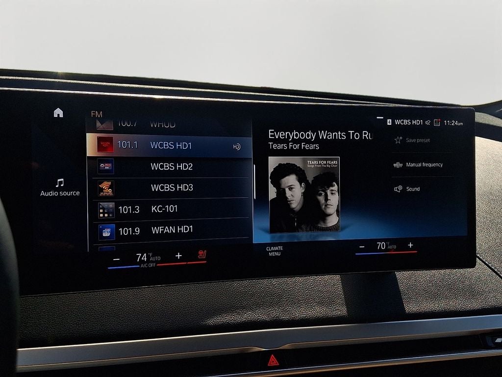 2023 BMW iX xDrive50 w/Premium Package & Sport Package