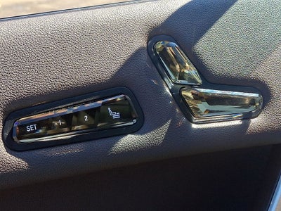 2023 BMW iX xDrive50 w/Premium Package & Sport Package