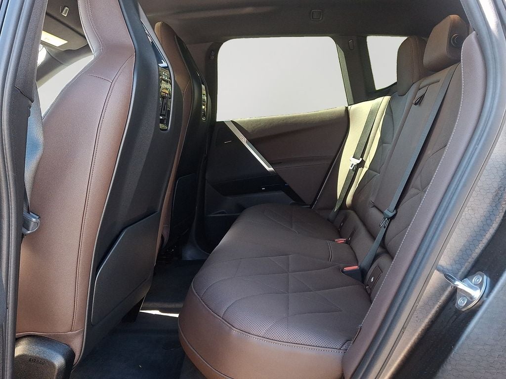 2023 BMW iX xDrive50 w/Premium Package & Sport Package