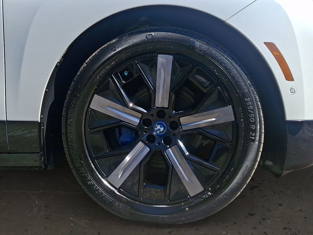 2023 BMW iX xDrive50 w/Premium Package & Sport Package