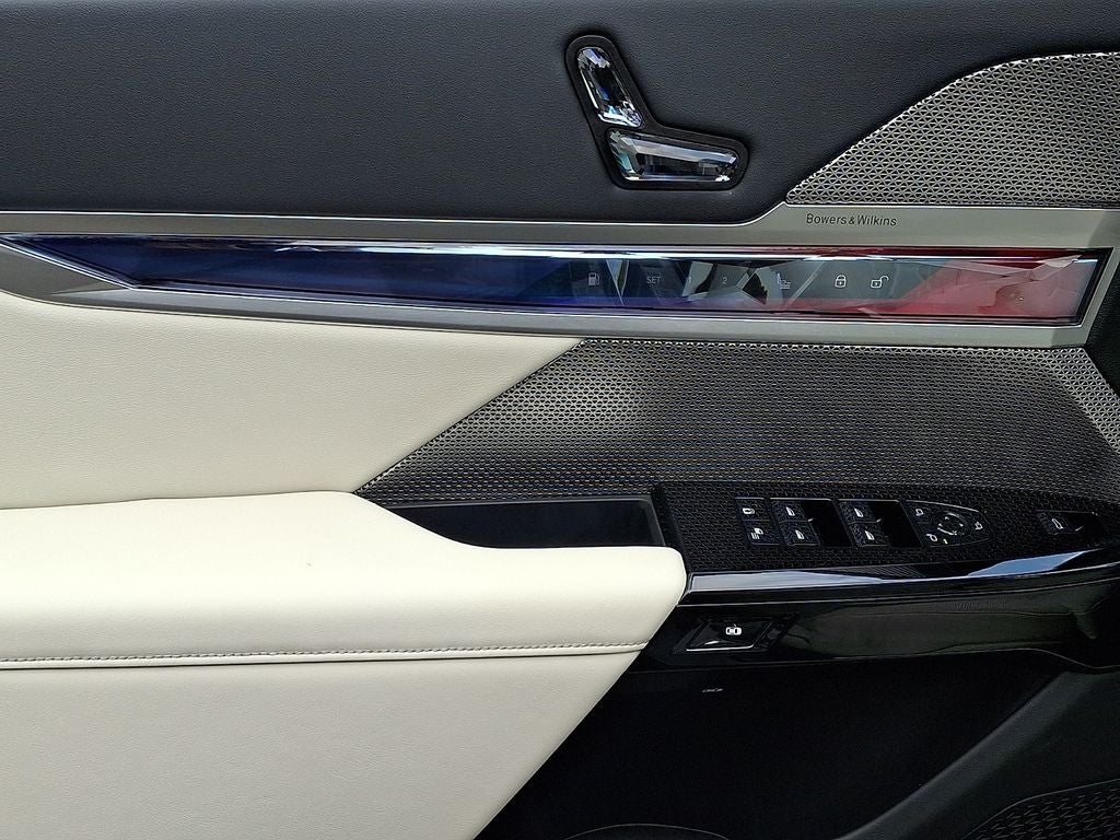 2025 BMW 7 Series 750e xDrive