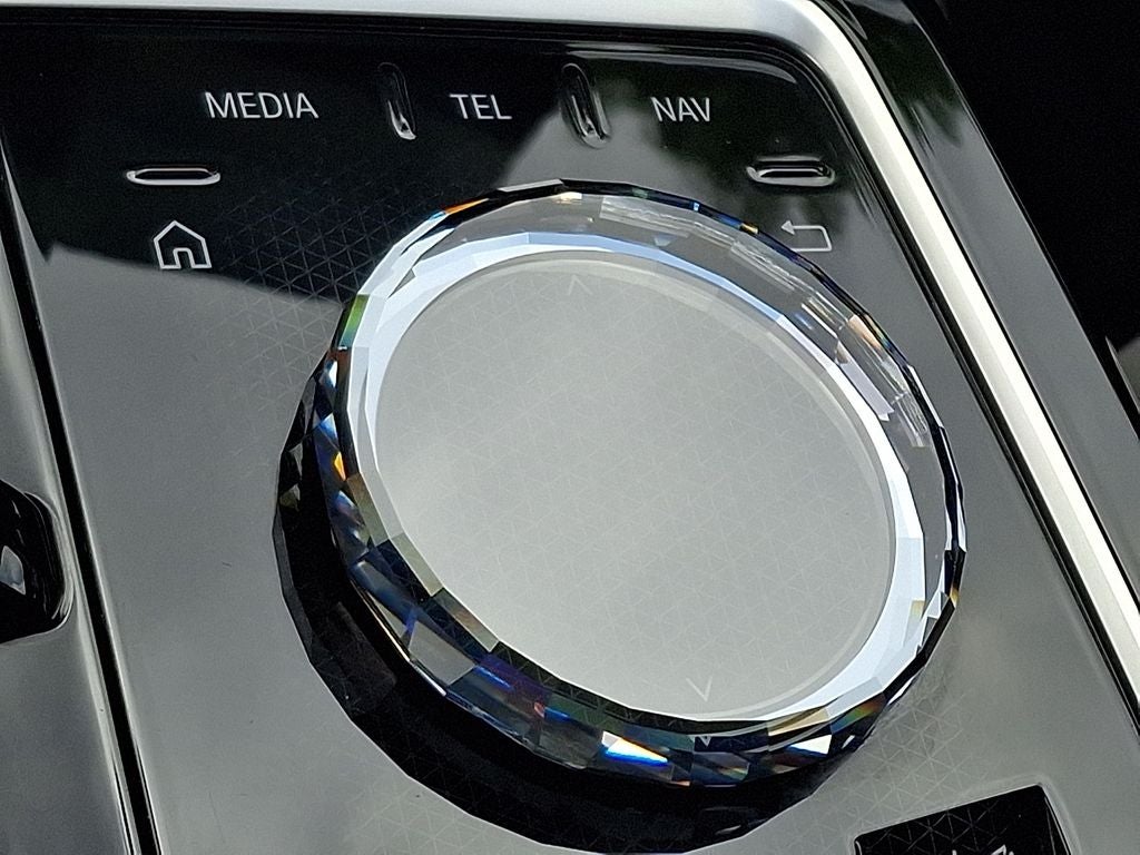 2025 BMW 7 Series 750e xDrive