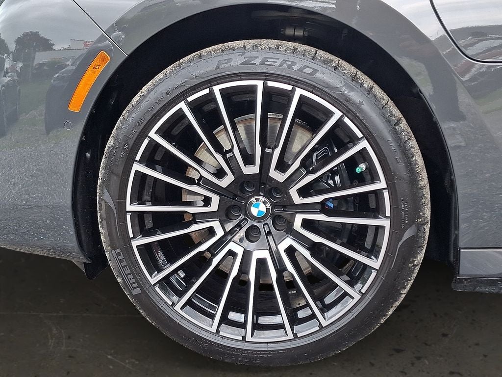 2025 BMW 7 Series 750e xDrive