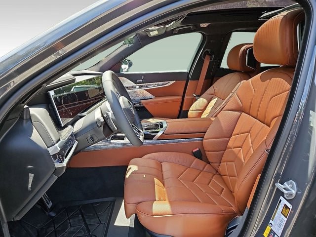 2025 BMW 7 Series 750e xDrive