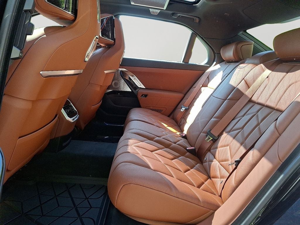 2026 BMW 7 Series 750e xDrive