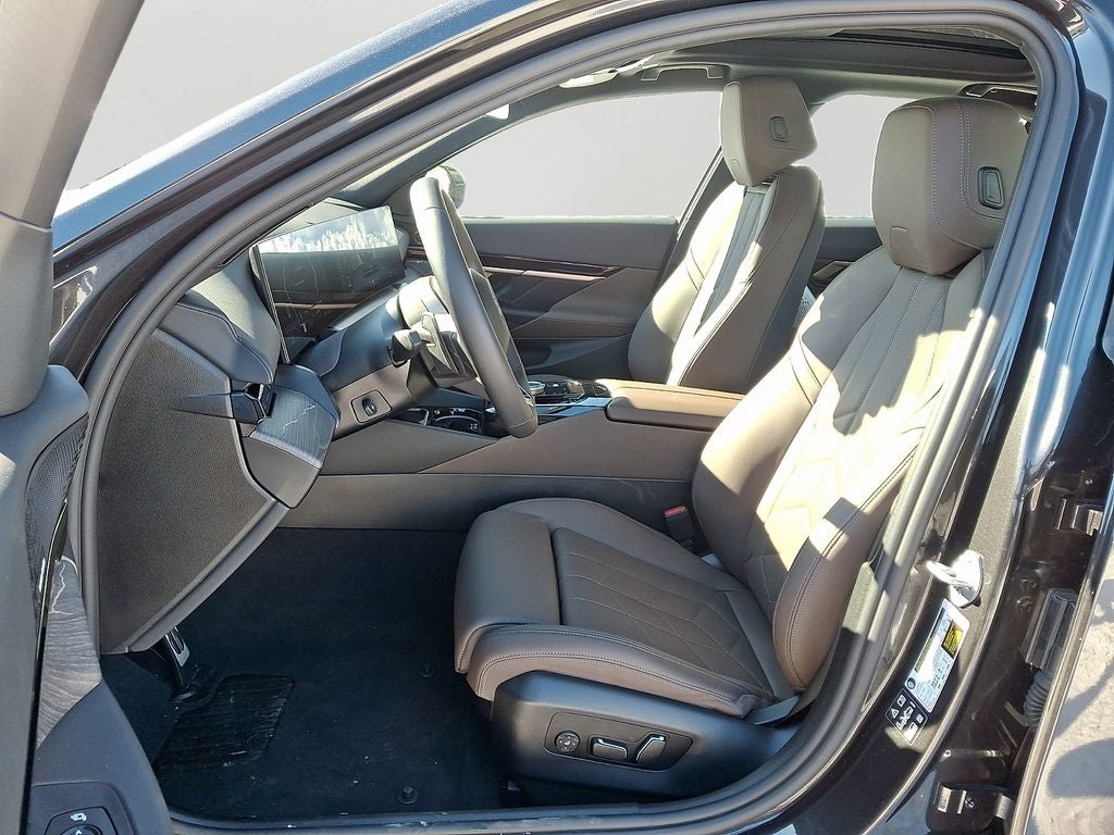 2025 BMW 5 Series 530i xDrive