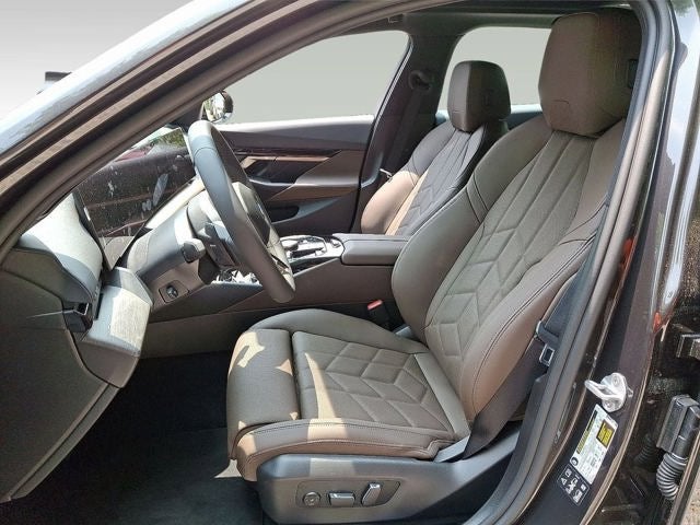 2025 BMW 5 Series 530i xDrive