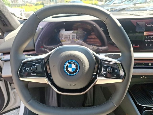 2026 BMW i5 xDrive40 w/Executive Package & Luxury Seating Package
