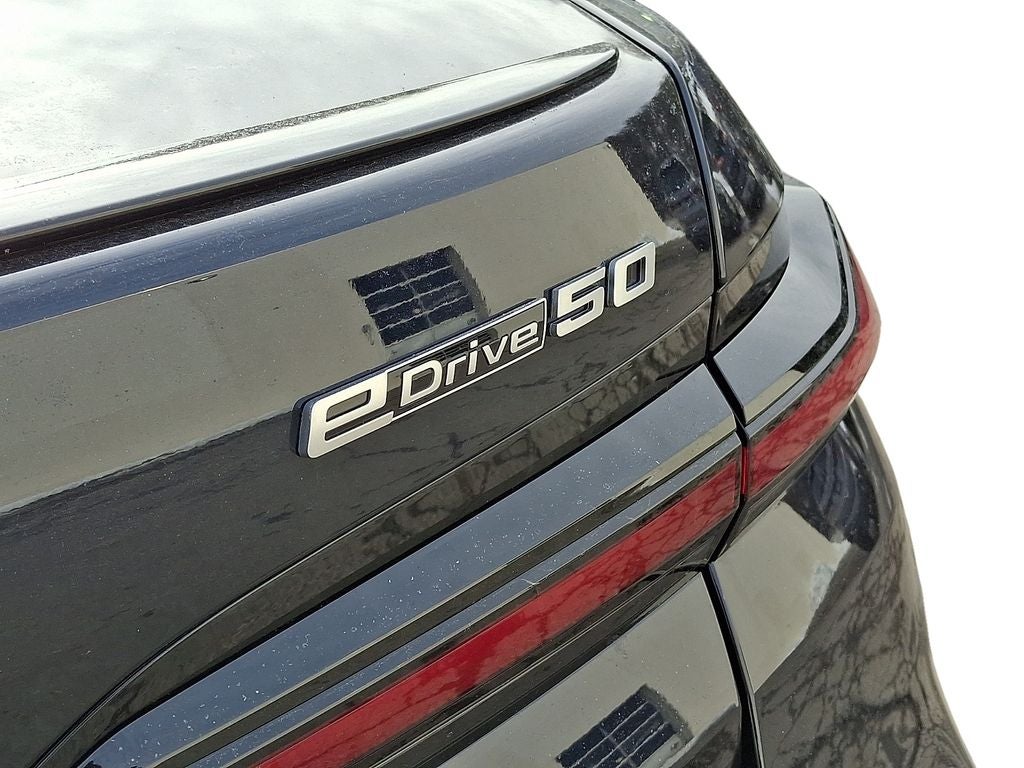 2024 BMW i7 eDrive50 M Sport & Premium Package 2