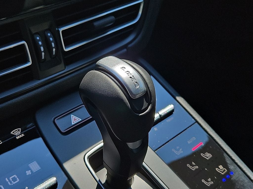 2025 Porsche Macan T