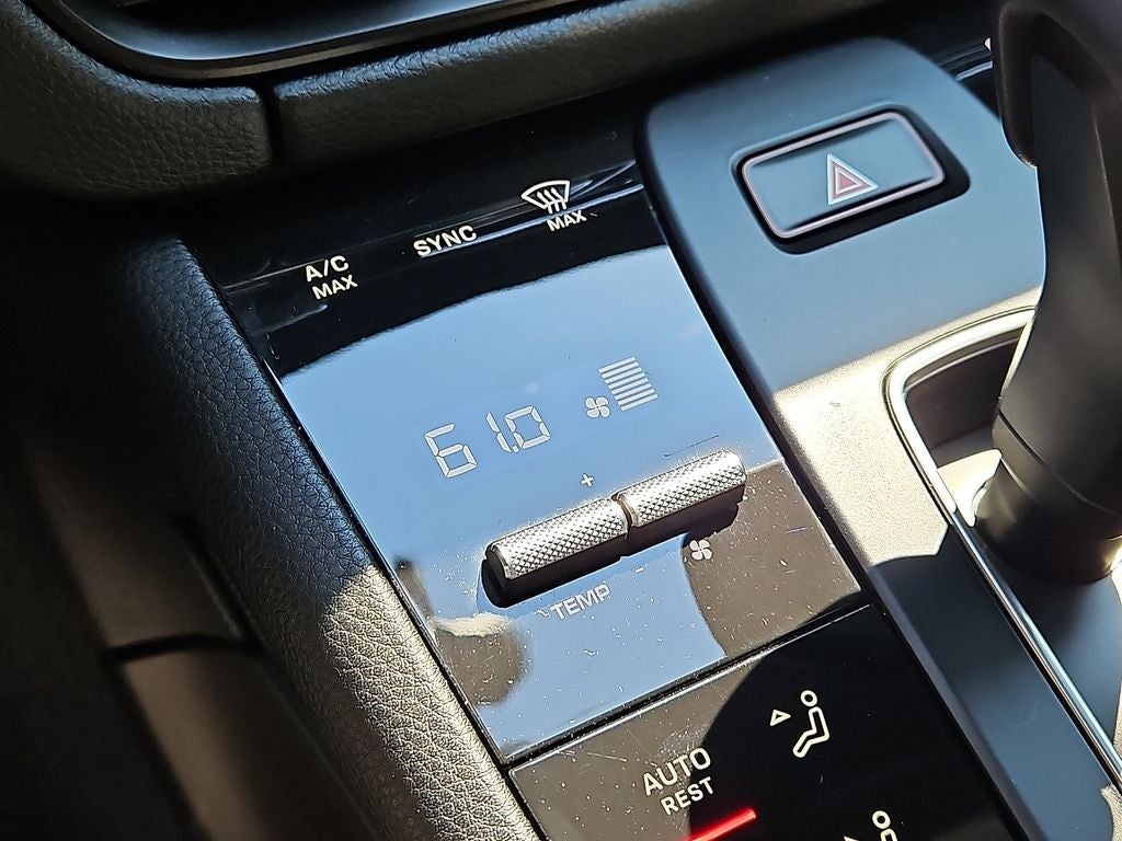 2025 Porsche Macan T