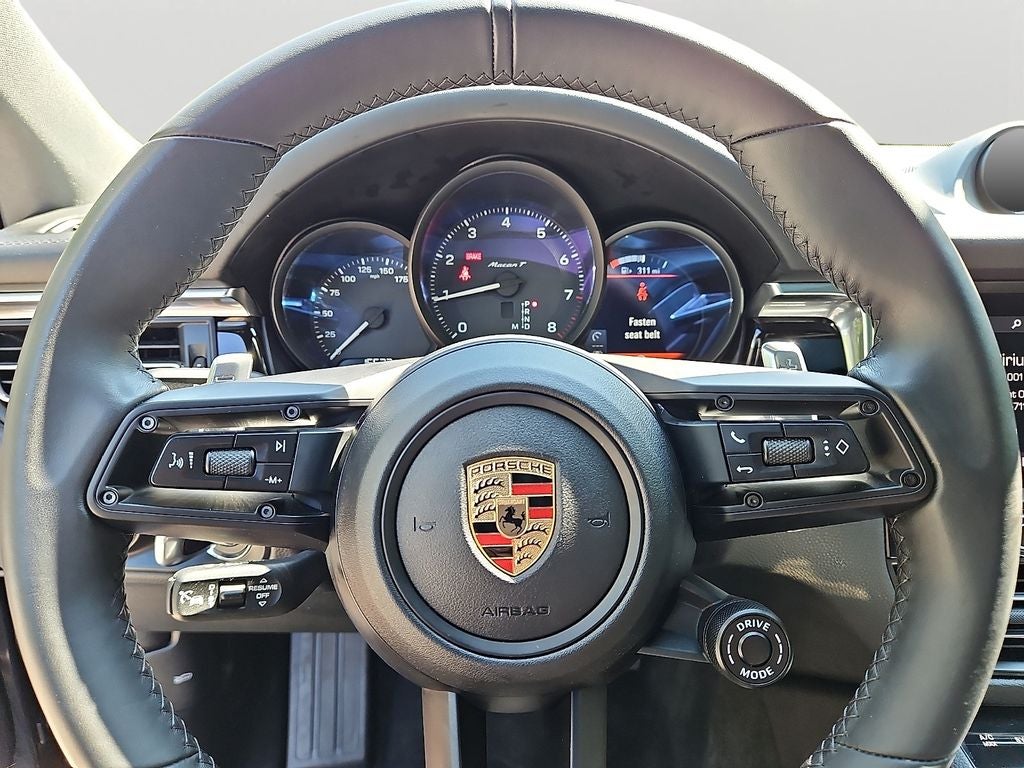 2025 Porsche Macan T